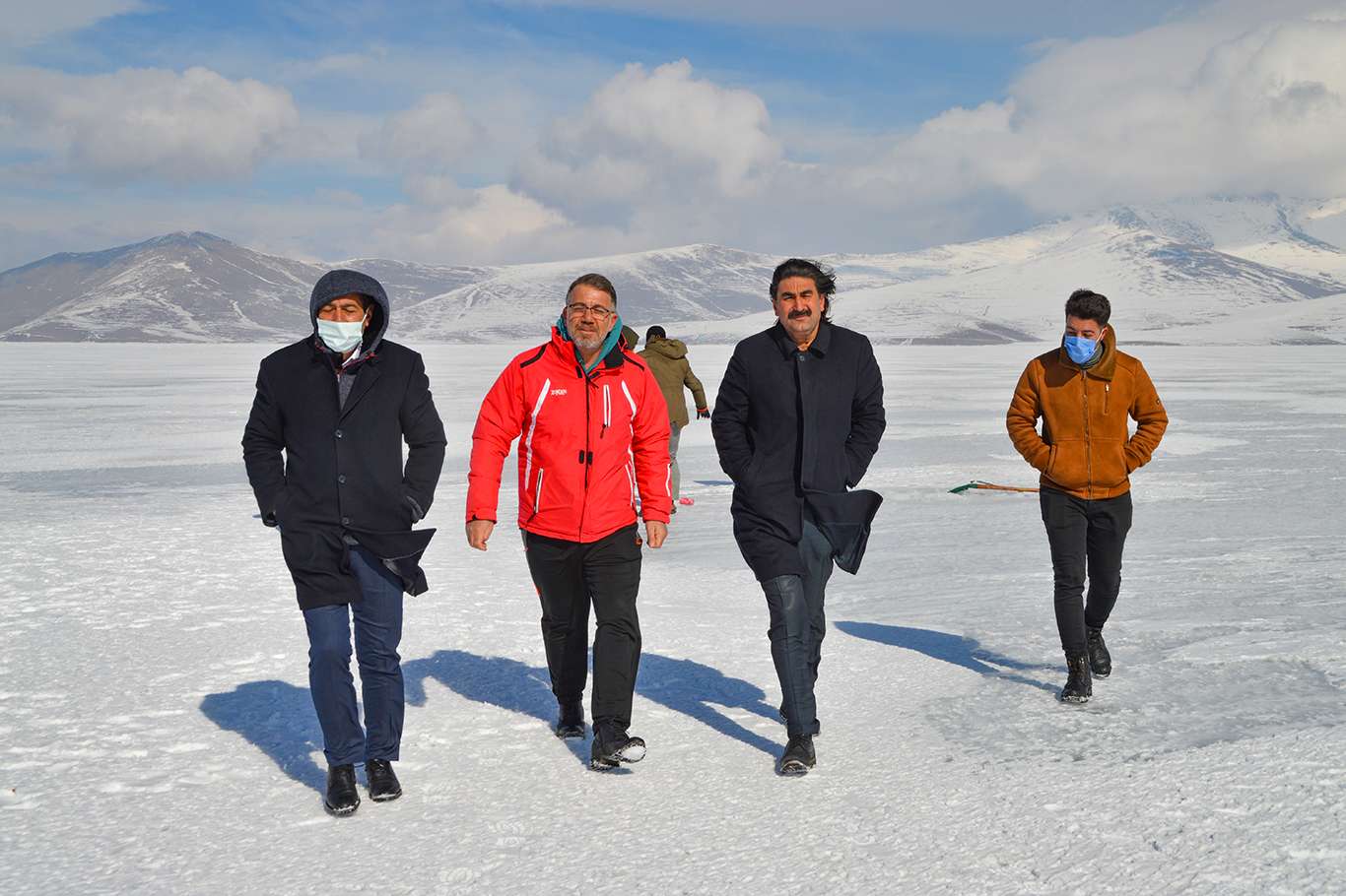 Türkiye'nin en yüksek rakımlı gölünün turizm potansiyeli için çalışmalar devam ediyor